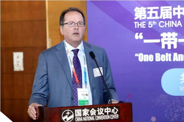 7美國輔助生殖技術協會主席凱文杜迪博士致辭.jpg